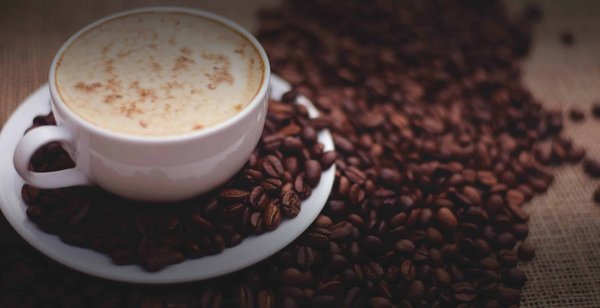 5 Raisons pour lesquelles louer une machine à café boostera la productivité de votre bureau