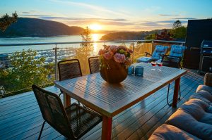 Une terrasse avec vue